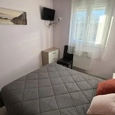 Confortable T2 Au Cap D'agde Avec Wifi Et Parking, Animaux Acceptes - Fr-1-749-103 Apartment Agde